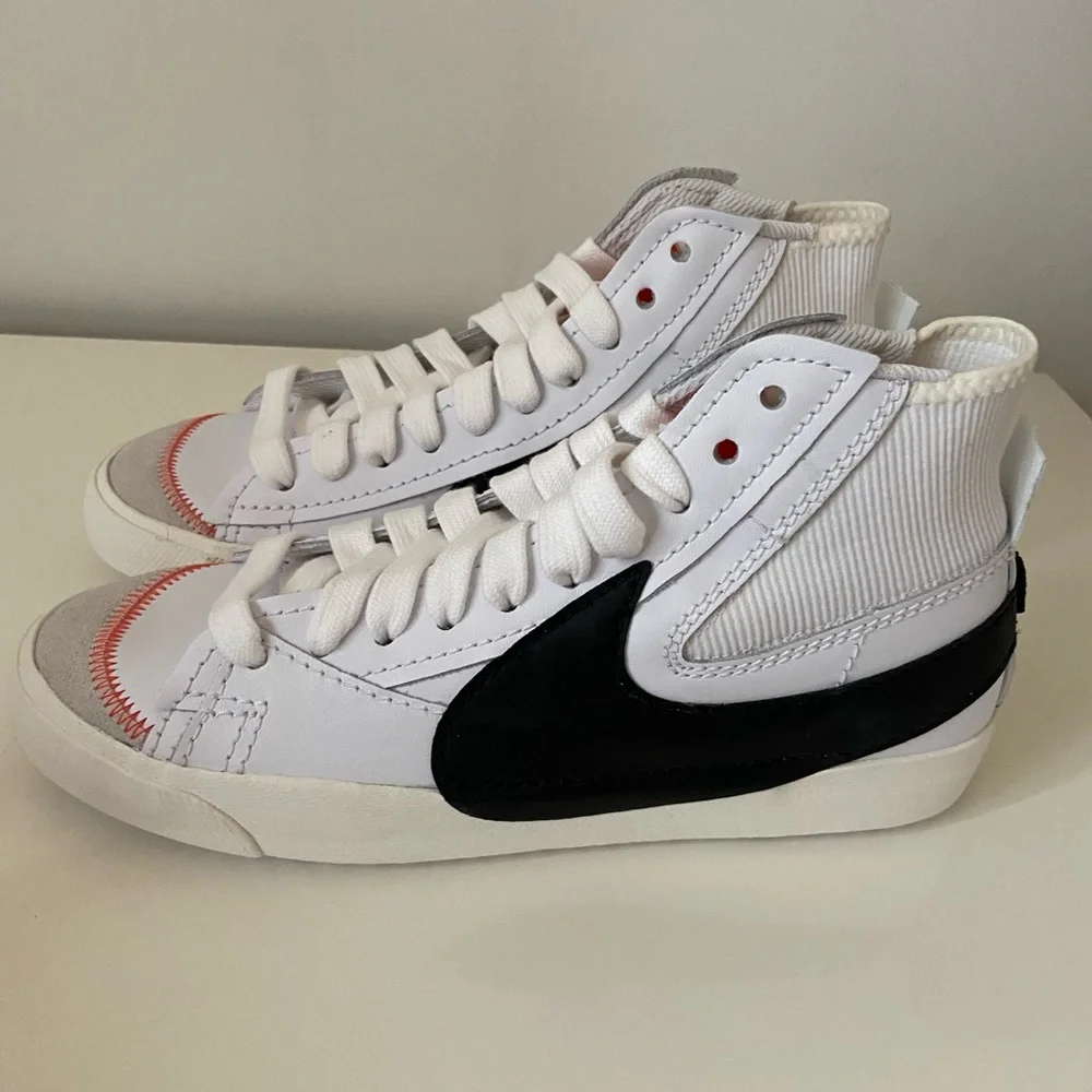 Nike Blazer Mid '77 Jumbo Swoosh White Black Men's Sneakers DD3111-100  Size 9.5